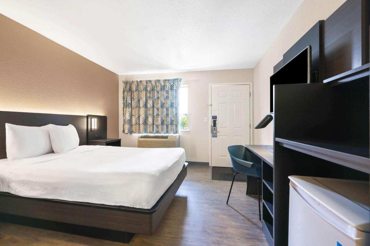 Motel 6-Kirkland, Wa - North เคิร์กแลนด์ ภายนอก รูปภาพ