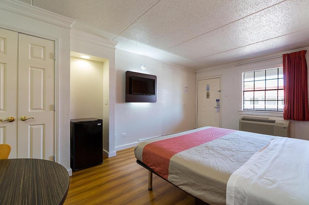 Motel 6-Kirkland, Wa - North เคิร์กแลนด์ ภายนอก รูปภาพ