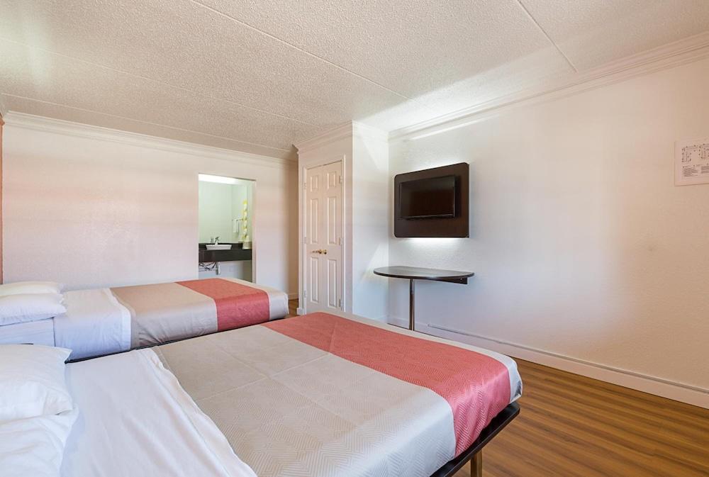 Motel 6-Kirkland, Wa - North เคิร์กแลนด์ ภายนอก รูปภาพ