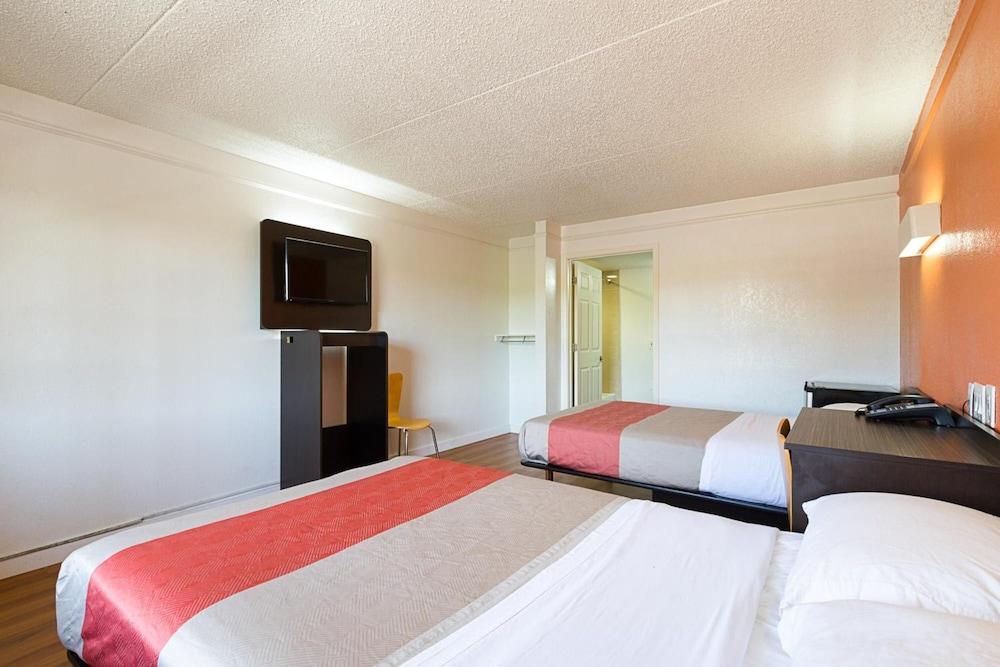 Motel 6-Kirkland, Wa - North เคิร์กแลนด์ ภายนอก รูปภาพ