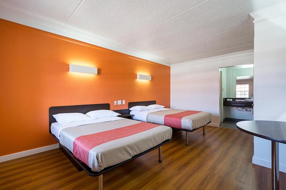 Motel 6-Kirkland, Wa - North เคิร์กแลนด์ ภายนอก รูปภาพ