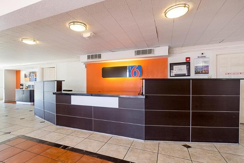 Motel 6-Kirkland, Wa - North เคิร์กแลนด์ ภายนอก รูปภาพ