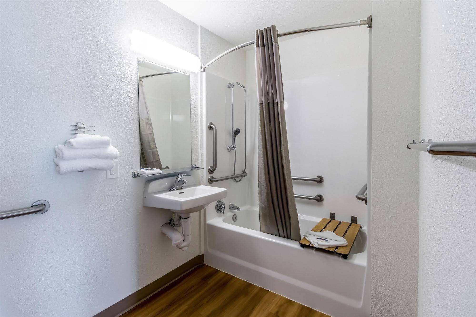 Motel 6-Kirkland, Wa - North เคิร์กแลนด์ ภายนอก รูปภาพ